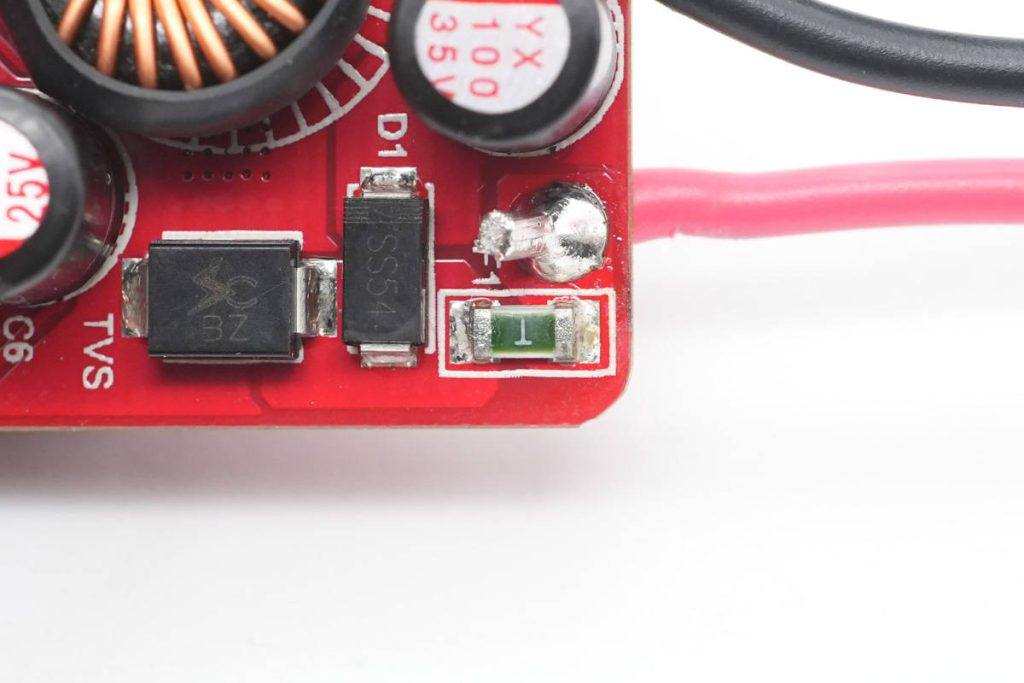 Teardown of Mercedes-Benz V-CLASS Original 36W Charger-Chargerlab