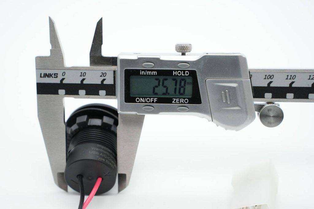 Teardown of Mercedes-Benz V-CLASS Original 36W Charger-Chargerlab