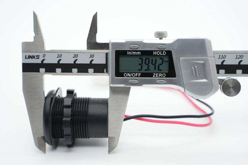 Teardown of Mercedes-Benz V-CLASS Original 36W Charger-Chargerlab