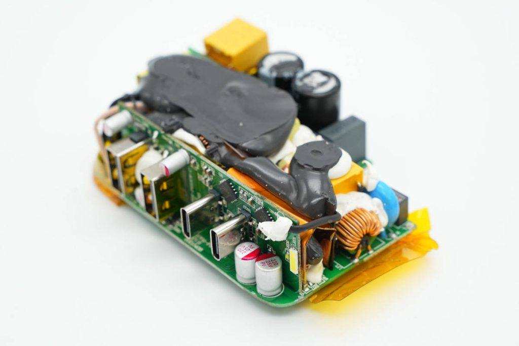 Teardown of InfinityLab ILINC 100W 2A2C GaN Charger-Chargerlab