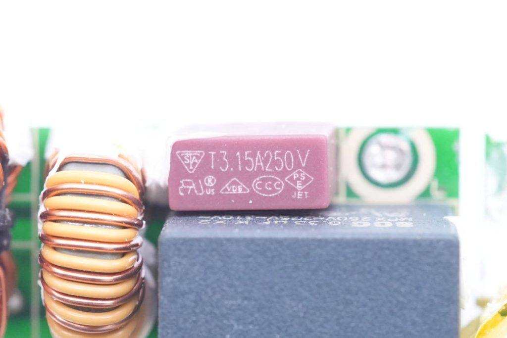 Teardown of DELL 60W USB-C Charger DA60NM200-Chargerlab