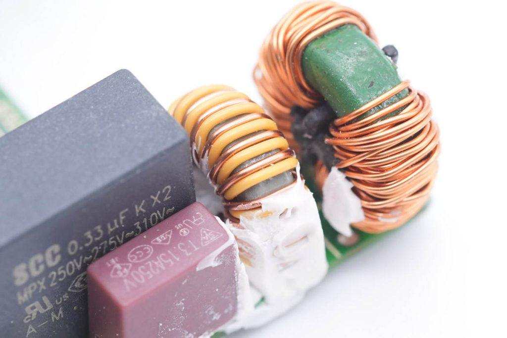 Teardown of DELL 60W USB-C Charger DA60NM200-Chargerlab