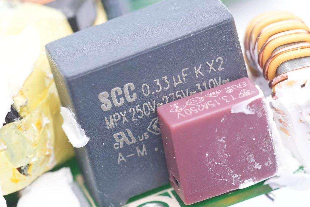 Teardown of DELL 60W USB-C Charger DA60NM200-Chargerlab