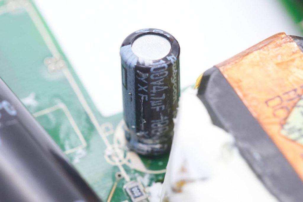 Teardown of DELL 60W USB-C Charger DA60NM200-Chargerlab