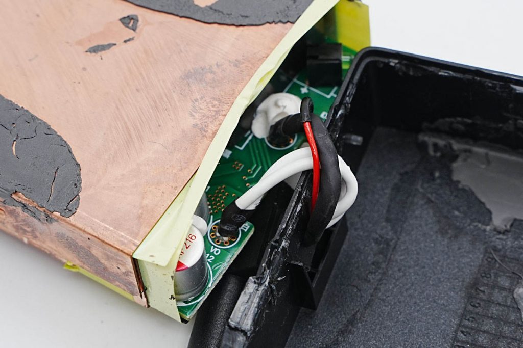 Teardown of Razer Blade 280W GaN Power Adapter (RC30-042)-Chargerlab