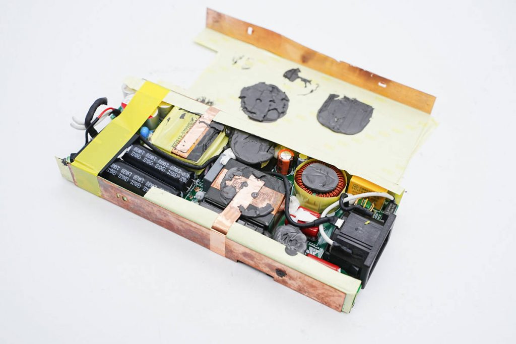 Teardown of Razer Blade 280W GaN Power Adapter (RC30-042)-Chargerlab