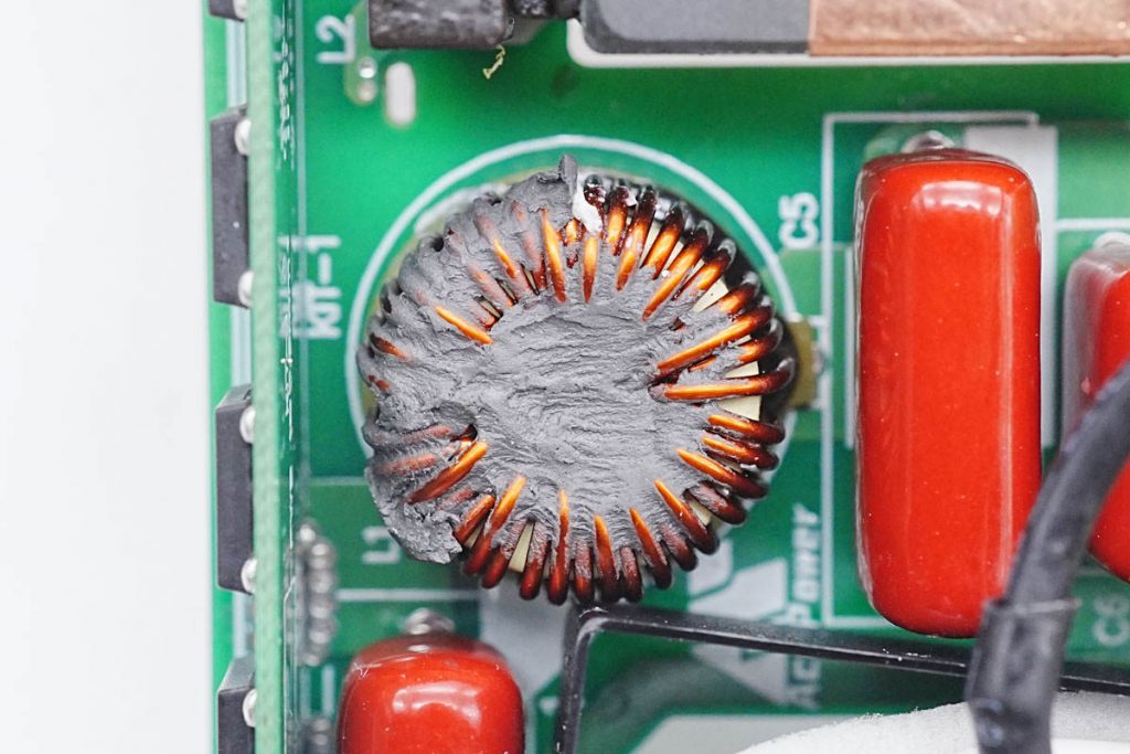 Teardown of Razer Blade 280W GaN Power Adapter (RC30-042)-Chargerlab