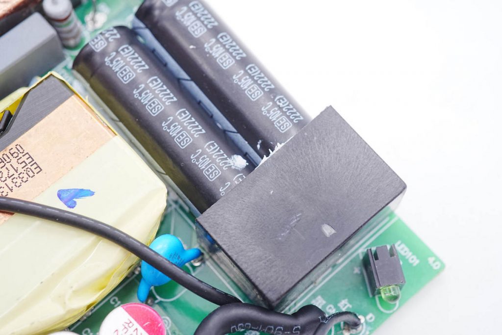 Teardown of Razer Blade 280W GaN Power Adapter (RC30-042)-Chargerlab