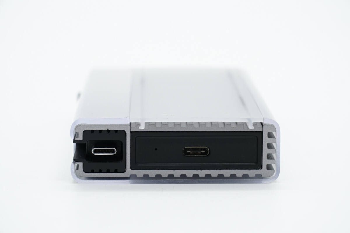 ZikeDrive USB4 NVMe SSD Enclosure Z666