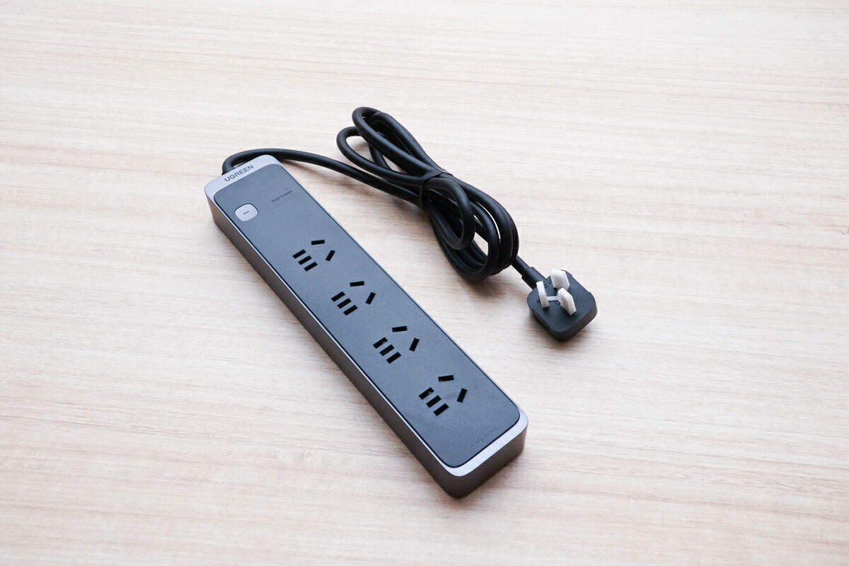Unboxing of UGREEN 4-Outlet Extension Cord Power Strip-Chargerlab