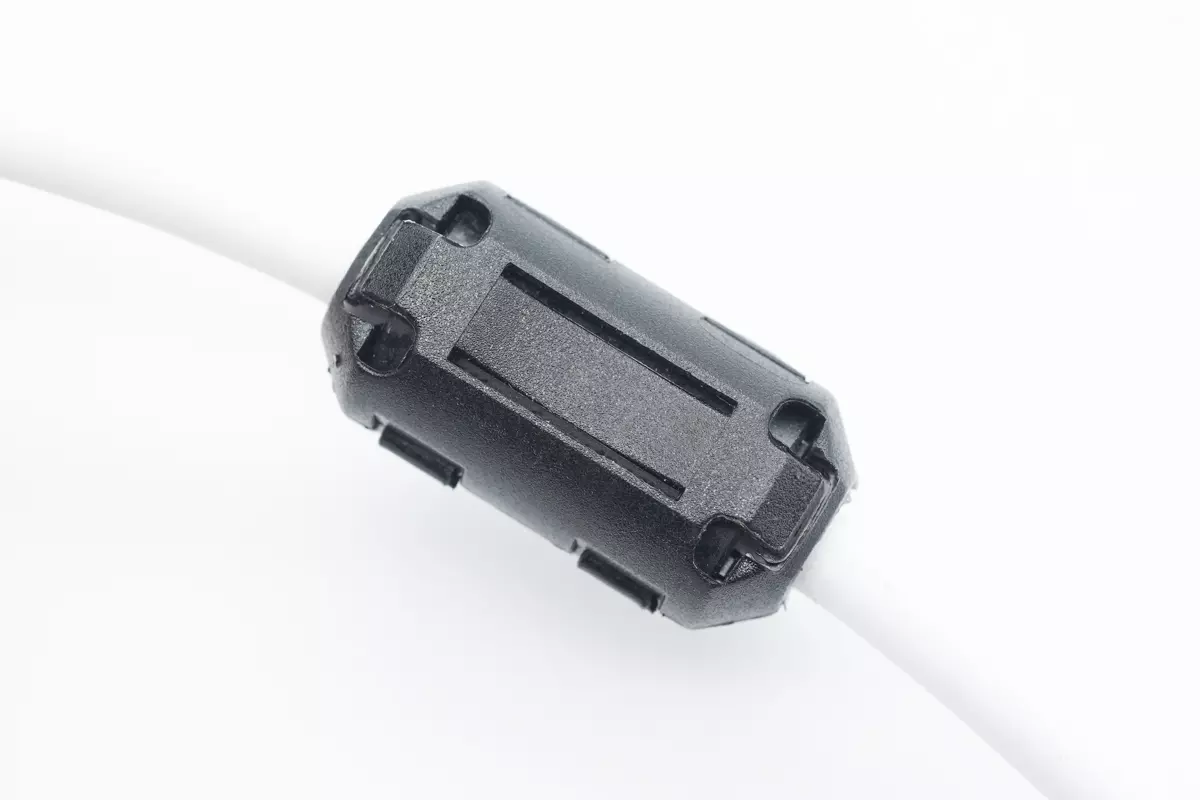 DIY | Teardown of Thunderbolt 4 240W USB-C Cable-Chargerlab