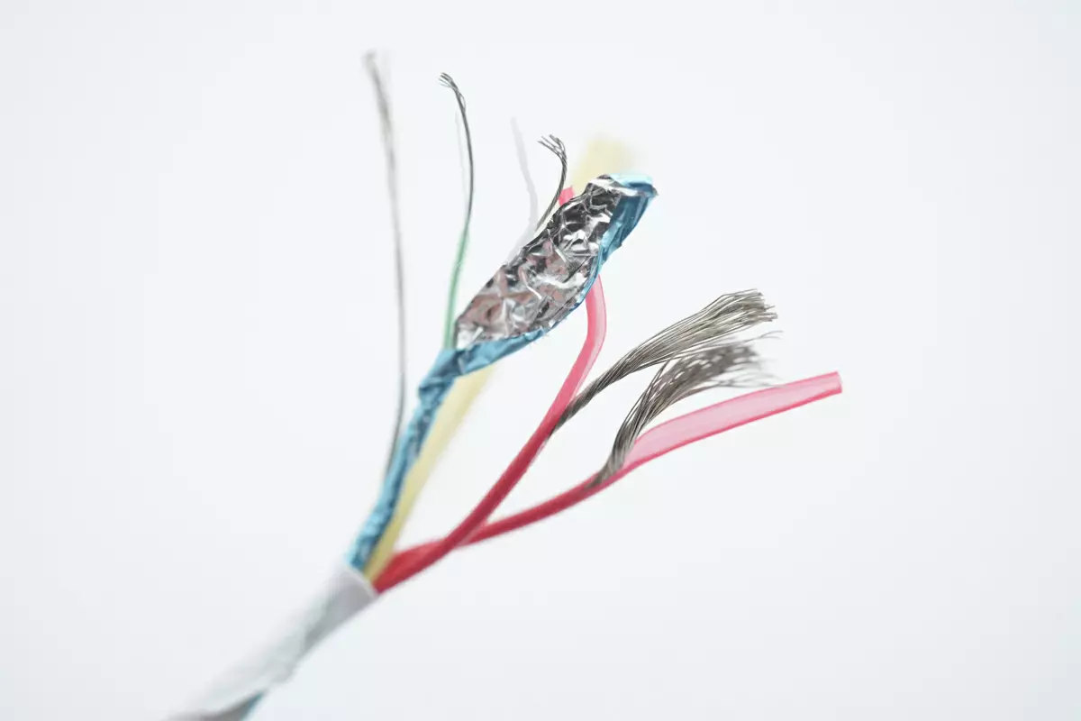 DIY | Teardown of Thunderbolt 4 240W USB-C Cable-Chargerlab