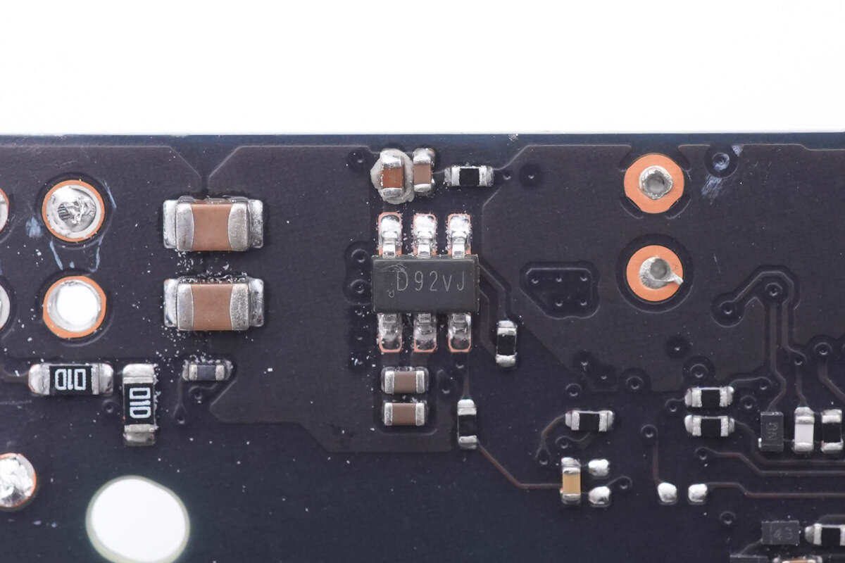 Teardown of Brand New Apple 70W GaN USB-C Power Adapter (A2743)-Chargerlab