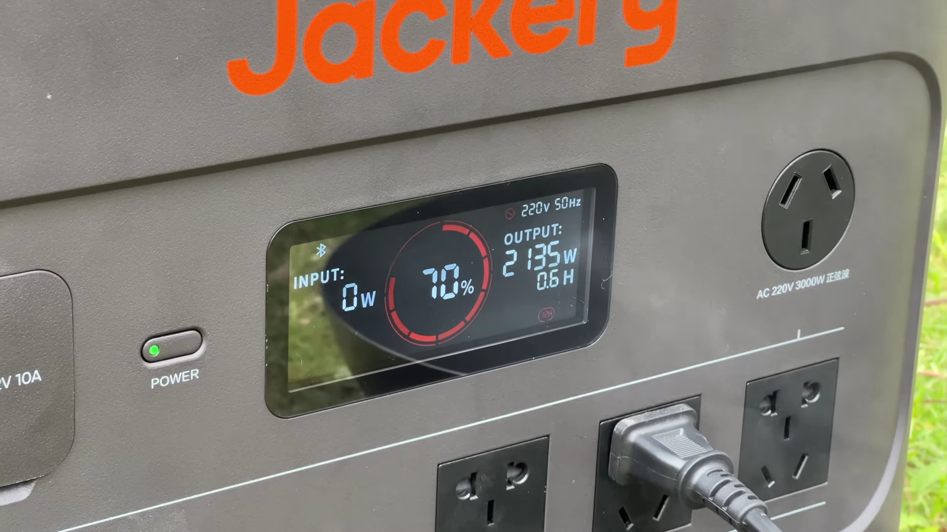 Jackery Explorer 1000 Plus Review: Expandable power on the move