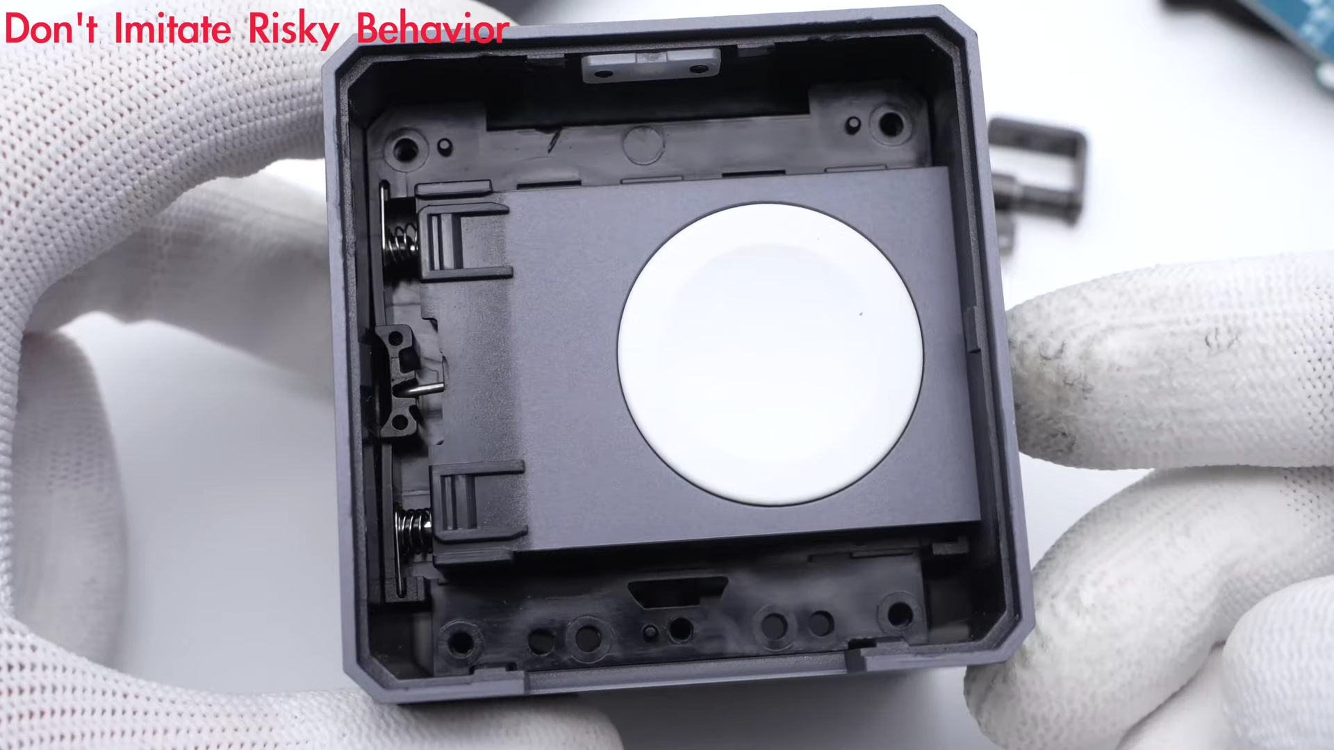 Teardown of Anker 3-in-1 MagSafe Charging Cube (Y1811)-Chargerlab
