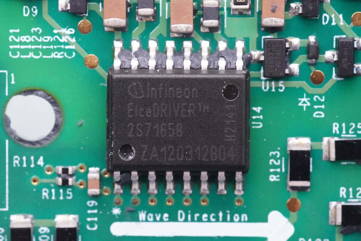 Teardown of Enphase IQ7+ Microinverter-Chargerlab