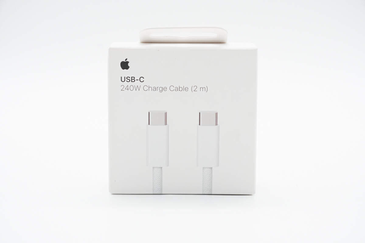 Official Apple USB-C to MagSafe 3 2M Cable and UGREEN 100W Black USB-C 4