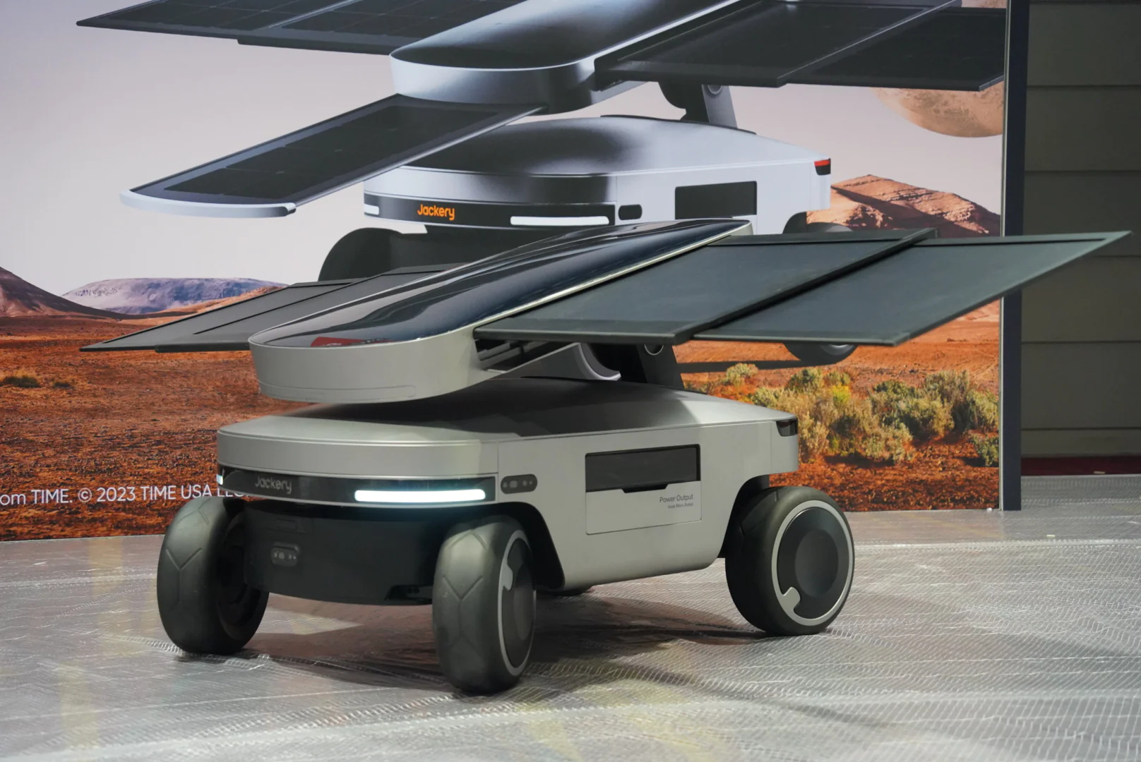 Hello Tech Unveils the Jackery Solar Generator Mars Bot at CES 2024-Chargerlab
