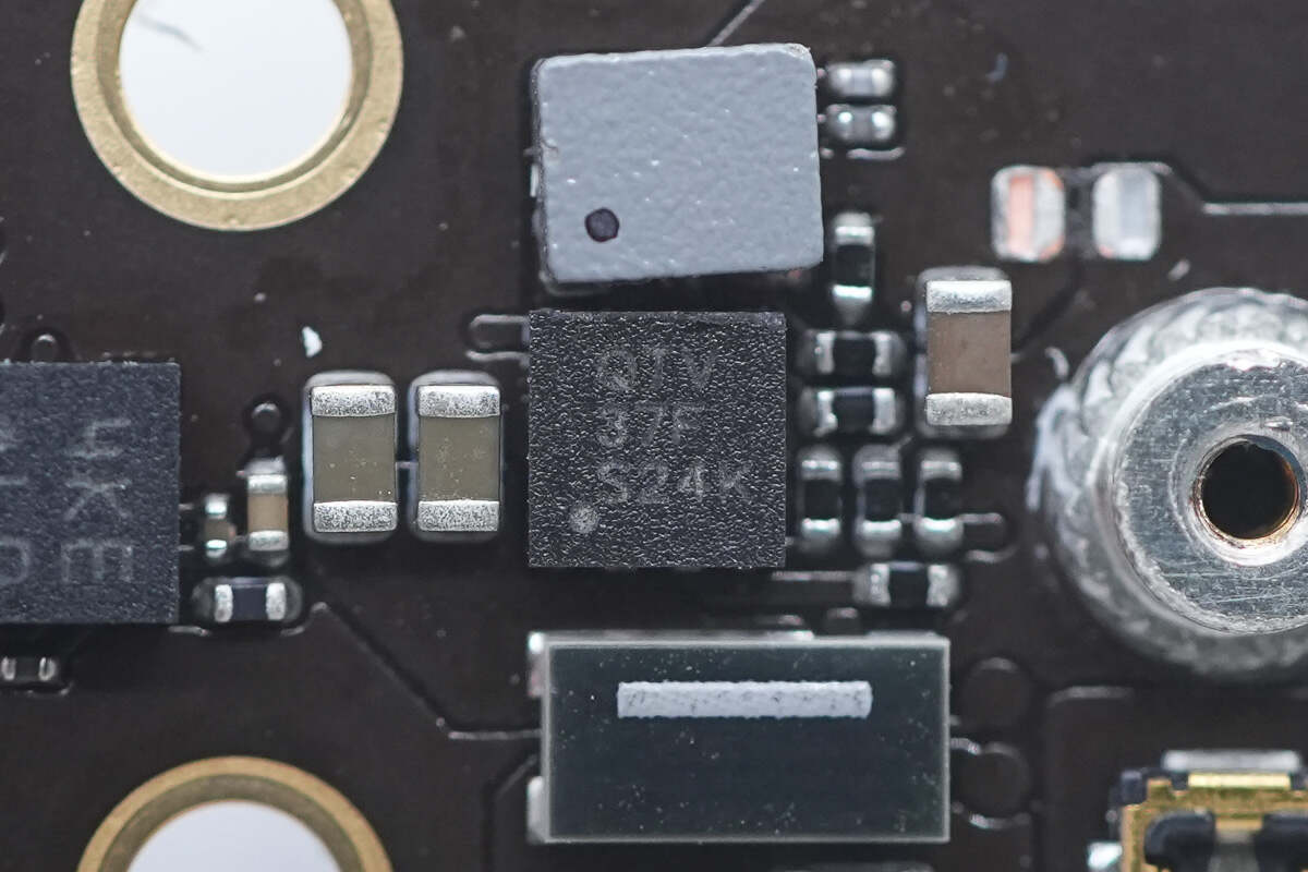 Teardown of Apple Vision Pro Battery-Chargerlab