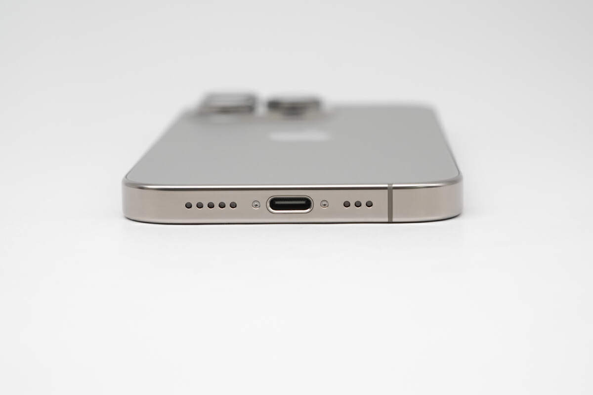 Comparative Test of iPhone 16 Pro with Apple Chargers at Different Power-Chargerlab
