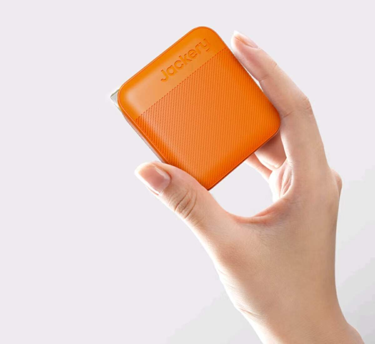 Jackery Unveils 102W GaN 3-Port Fast AC Adapter for Ultimate Multi-Device Charging-Chargerlab