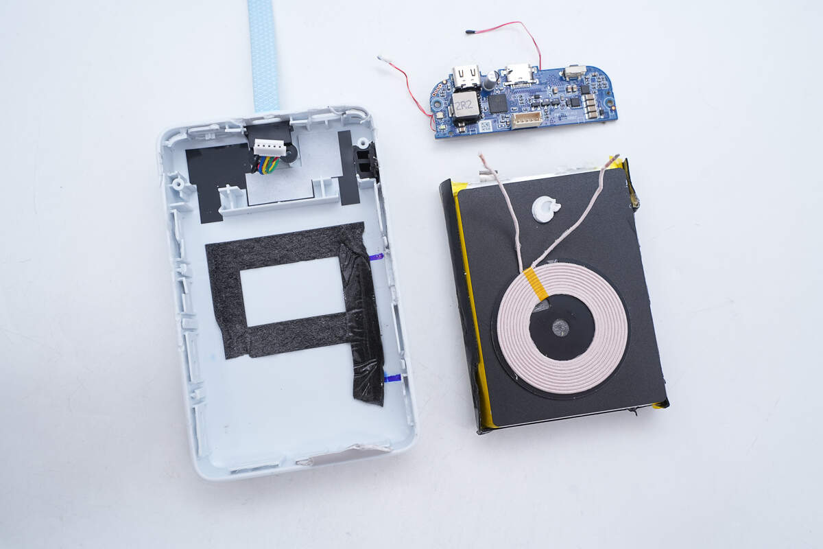 Teardown of CUKTECH 10000mAh Magnetic Power Bank (CP132ML)-Chargerlab