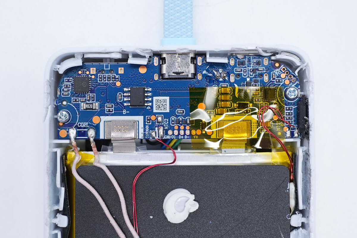 Teardown of CUKTECH 10000mAh Magnetic Power Bank (CP132ML)-Chargerlab