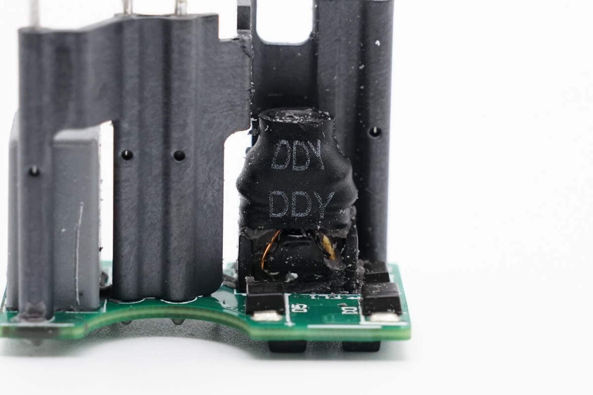 Teardown of Huawei Pura X Original 66W GaN Charger (HW-110600C05)-Chargerlab