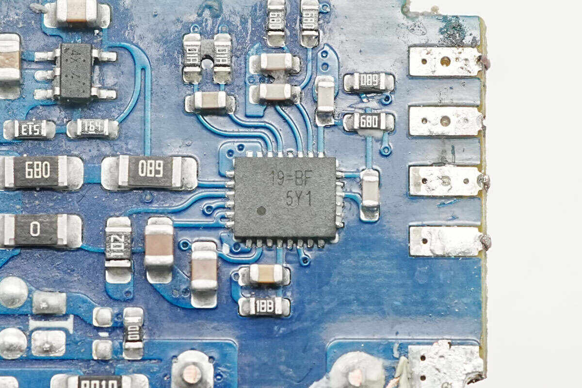 Richtek RT7209 Adopted in UGREEN 500W GaN Charger-Chargerlab