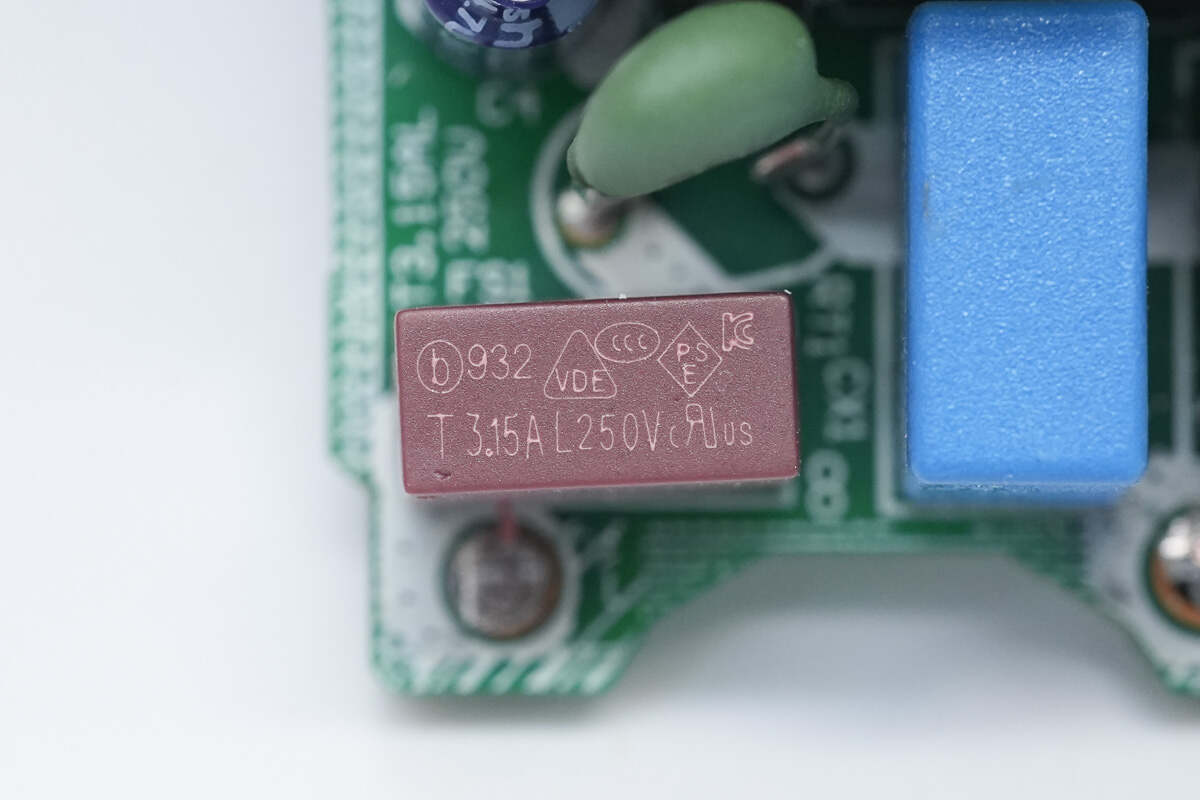 Teardown of vivo 90W FlashCharge GaN Charger (V9082L0E1-CN)-Chargerlab