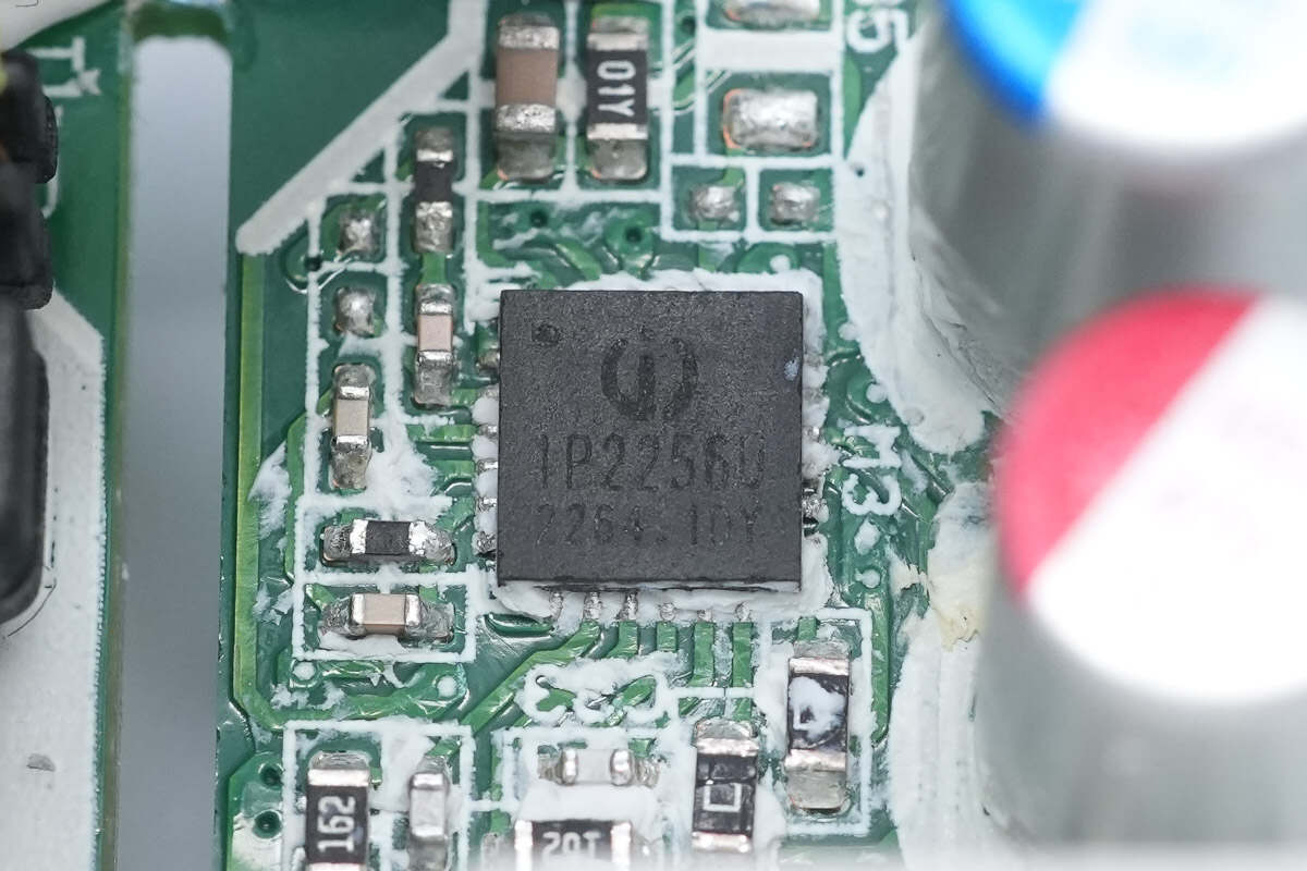 Teardown of vivo 90W FlashCharge GaN Charger (V9082L0E1-CN)-Chargerlab