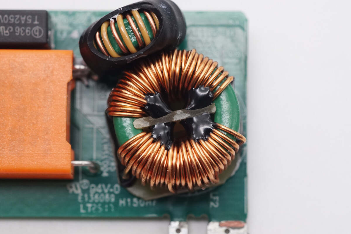 Teardown of Anker GaNPrime Lite 100W Charger (A121B)-Chargerlab