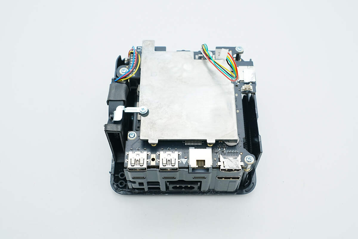 Teardown of Anker Prime Thunderbolt 5 Dock (14-in-1, 8K) (A83B5)-Chargerlab