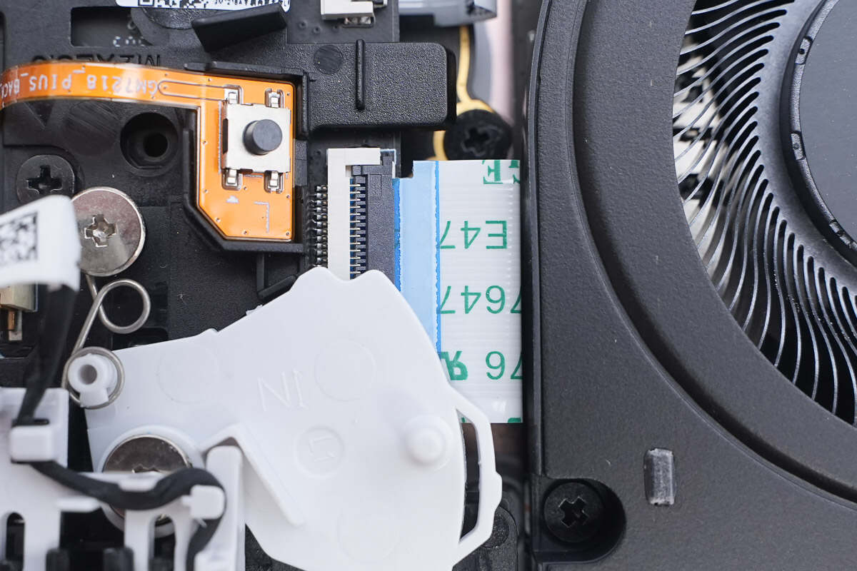 Teardown of Lenovo Legion Go S Gaming Console-Chargerlab