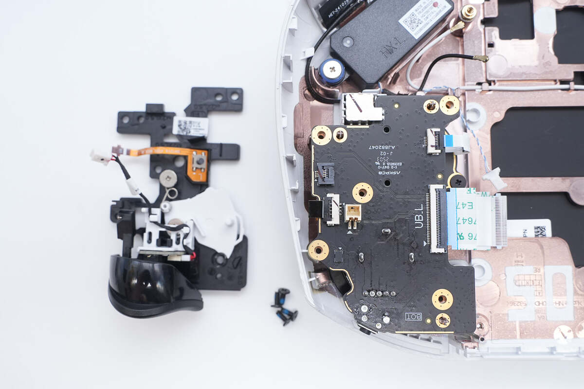 Teardown of Lenovo Legion Go S Gaming Console-Chargerlab