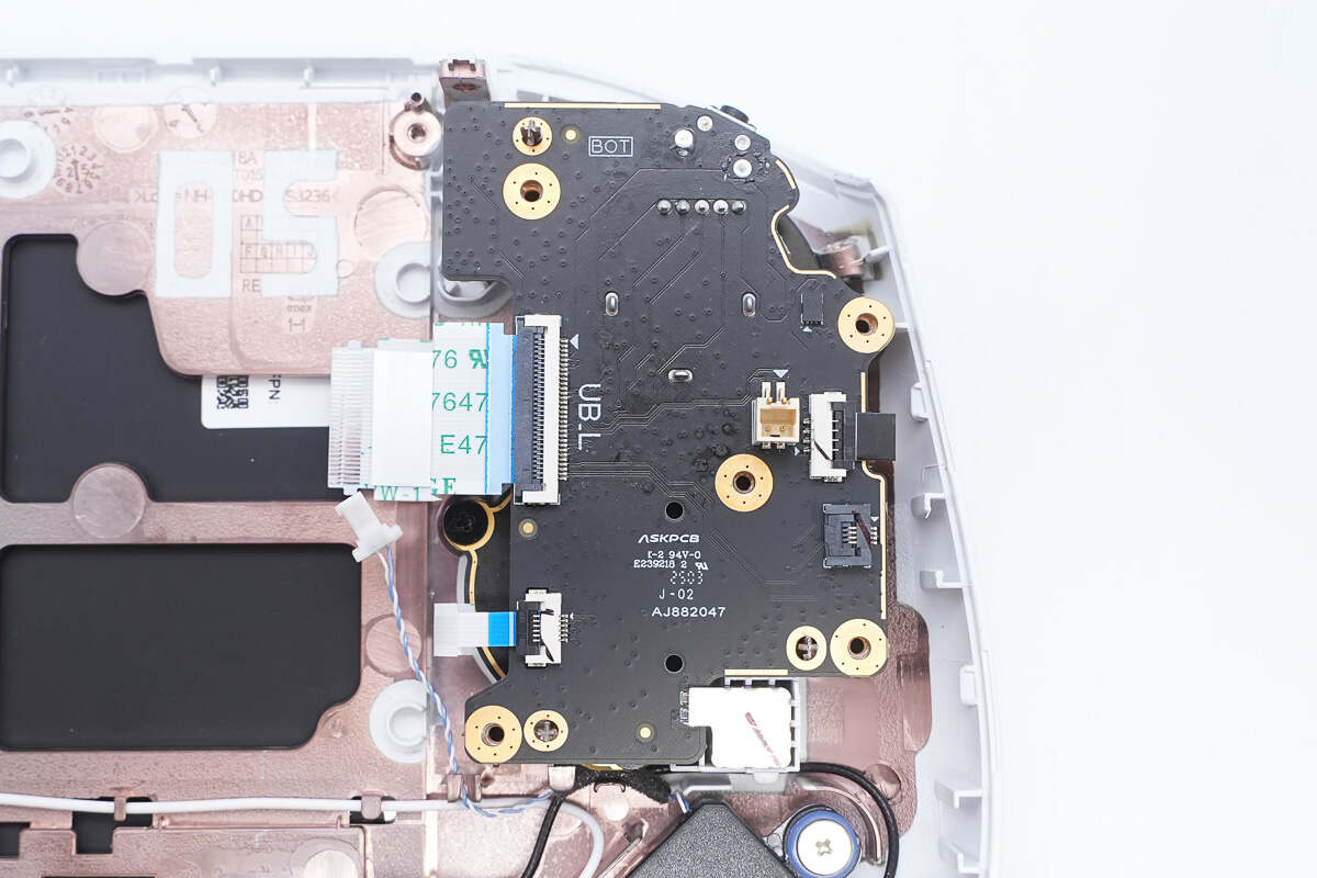 Teardown of Lenovo Legion Go S Gaming Console-Chargerlab
