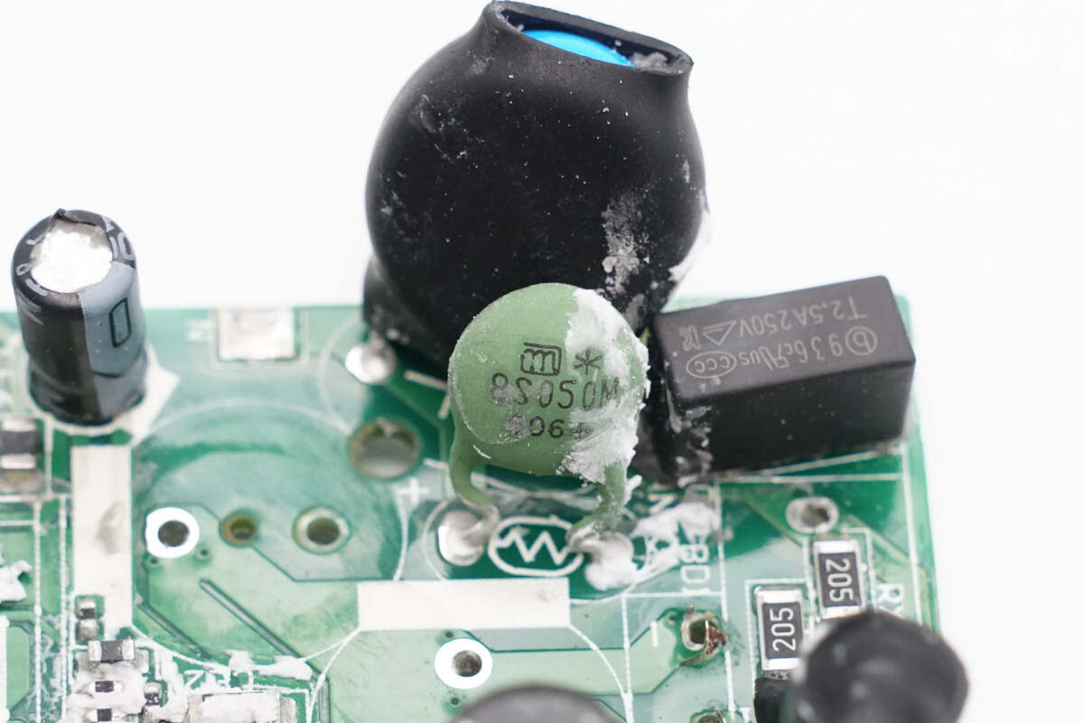 Teardown of Huawei 100W SuperCharge GaN Charger (HW-200500C03)-Chargerlab