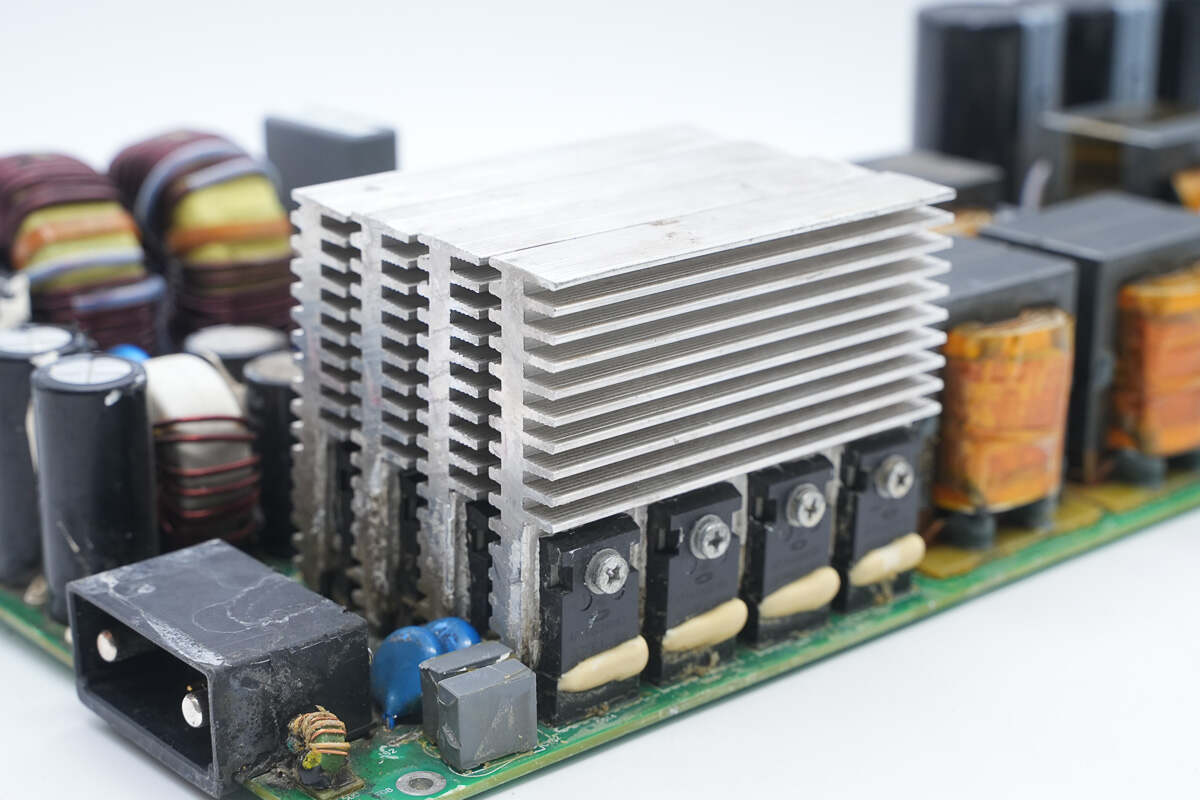 Teardown of MEGMEET MR750‑20V 15 kW DC Charging Module-Chargerlab