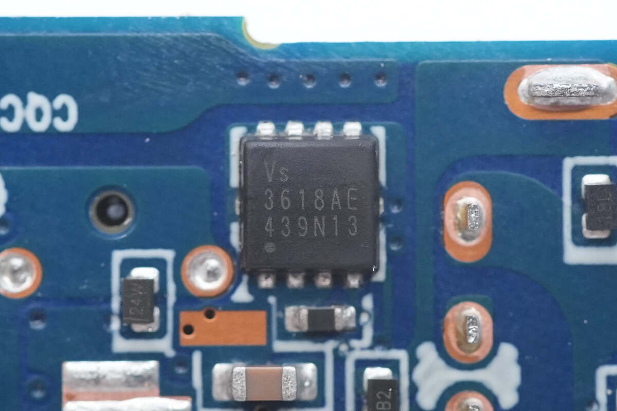 Teardown of CUKTECH 10 GaN Charger Ultra (AD1204U)-Chargerlab
