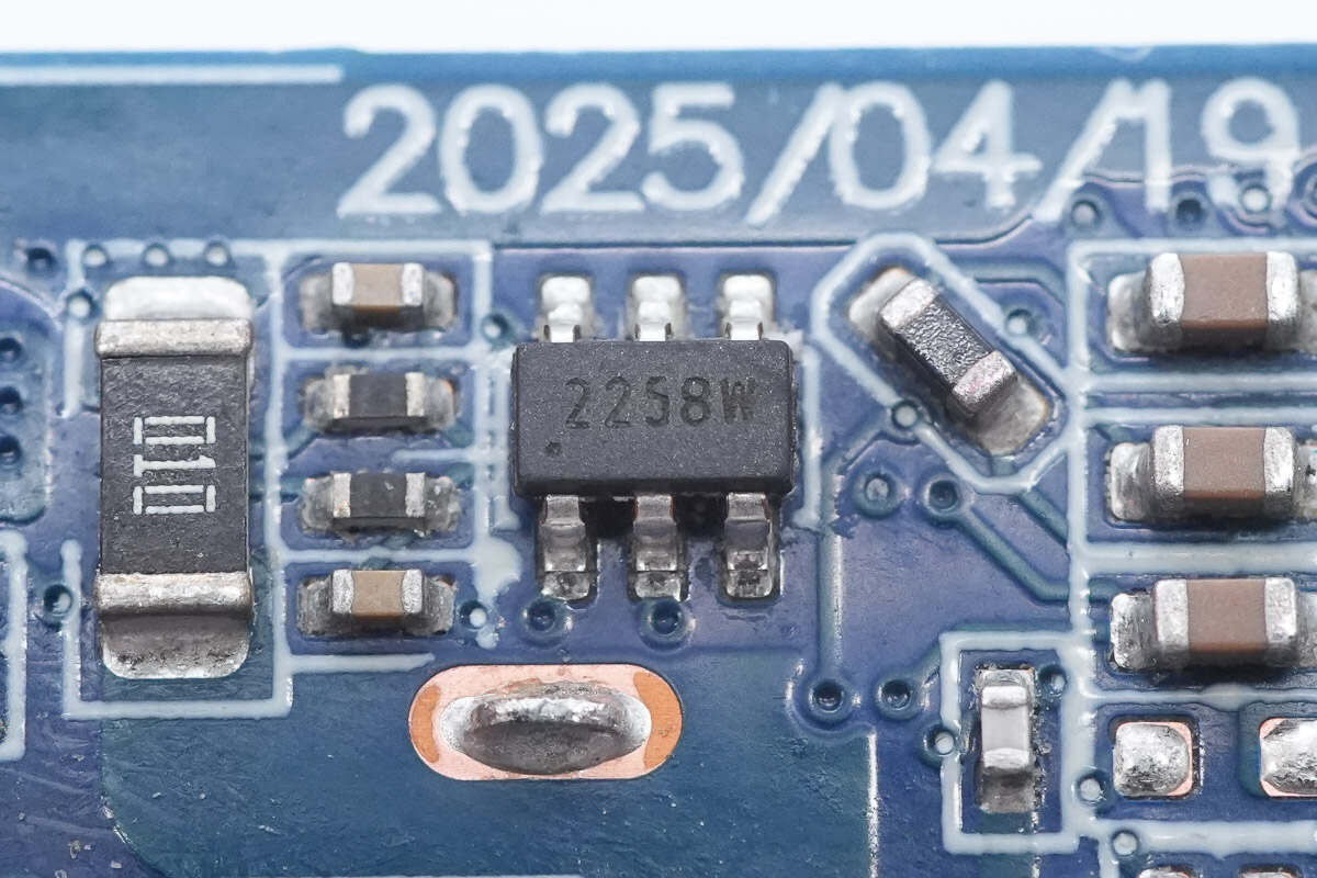 Teardown of CUKTECH 10 GaN Charger Ultra (AD1204U)-Chargerlab