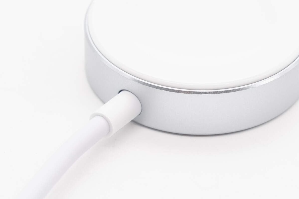 Teardown of Huawei WATCH 2nd-Gen Wireless SuperCharger (CW05)-Chargerlab