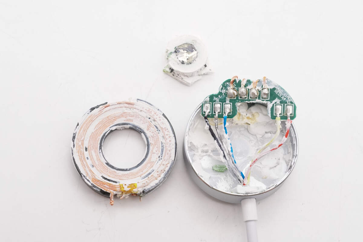 Teardown of Huawei WATCH 2nd-Gen Wireless SuperCharger (CW05)-Chargerlab