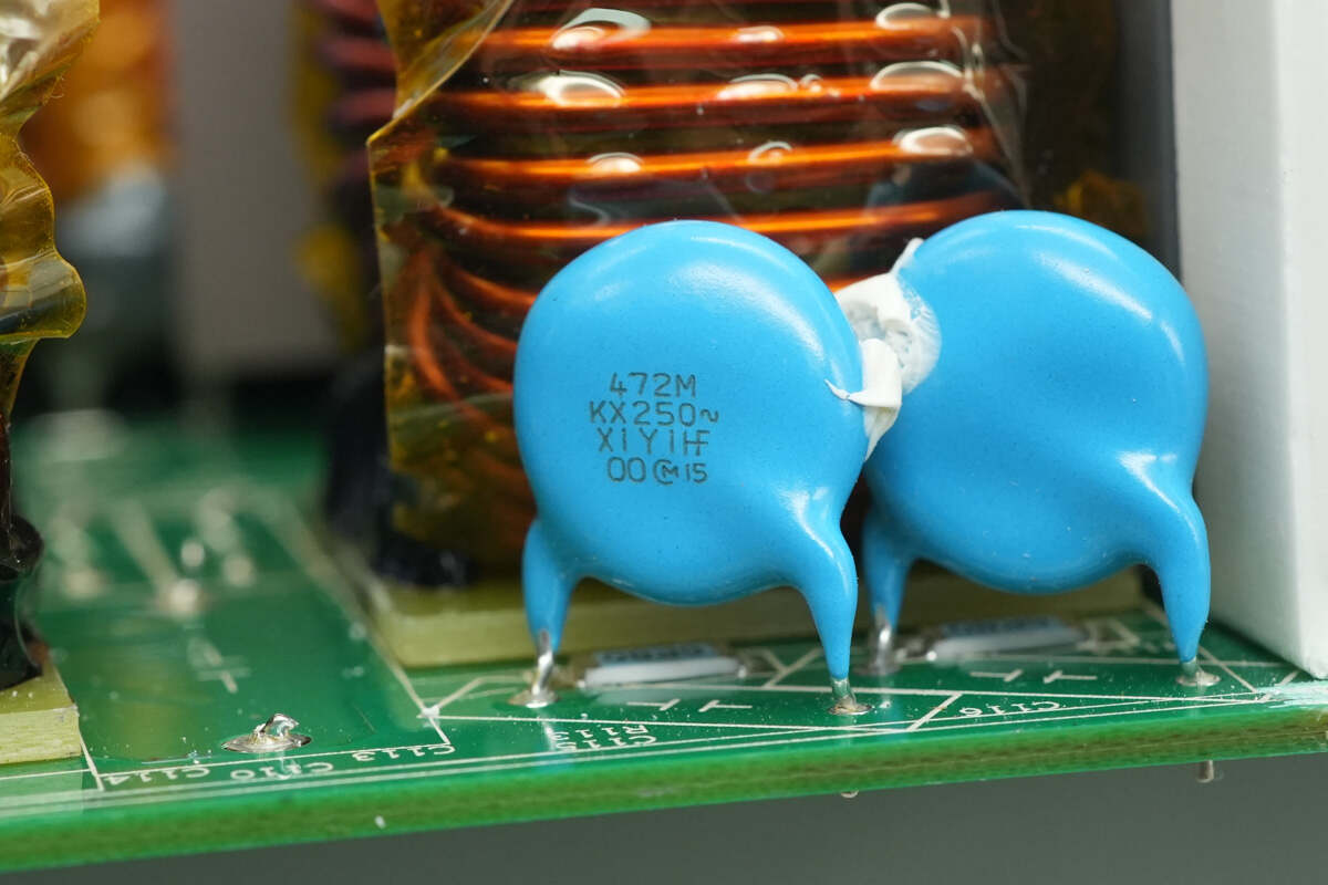 Teardown of HUAWEI 3000W R4850G1 Power Supply Unit-Chargerlab
