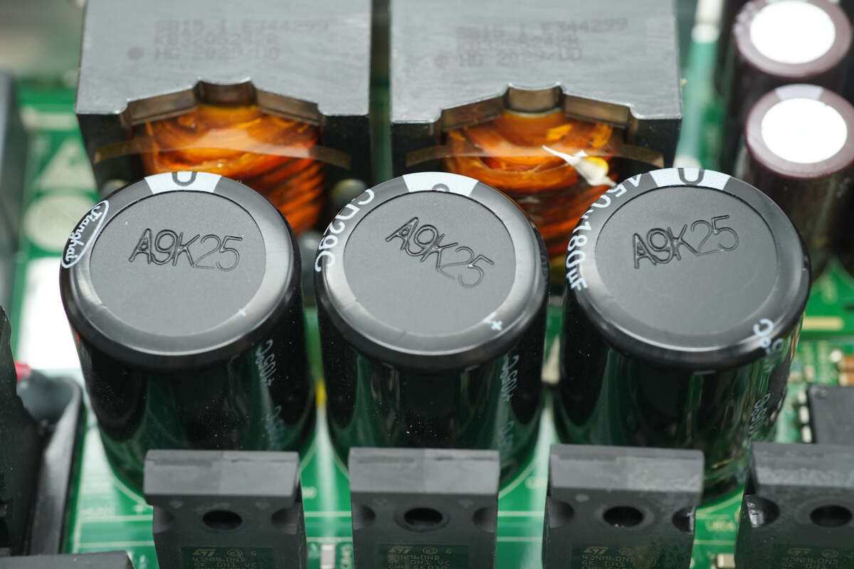 Teardown of HUAWEI 3000W R4850G1 Power Supply Unit-Chargerlab