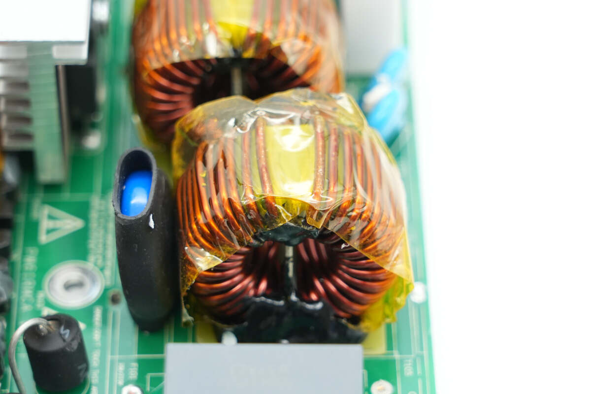 Teardown of HUAWEI 3000W R4850G1 Power Supply Unit-Chargerlab