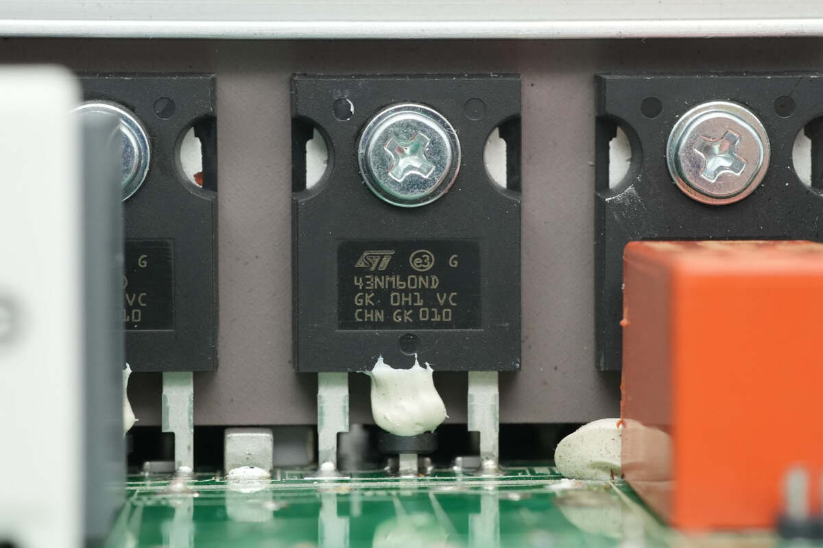 Teardown of HUAWEI 3000W R4850G1 Power Supply Unit-Chargerlab