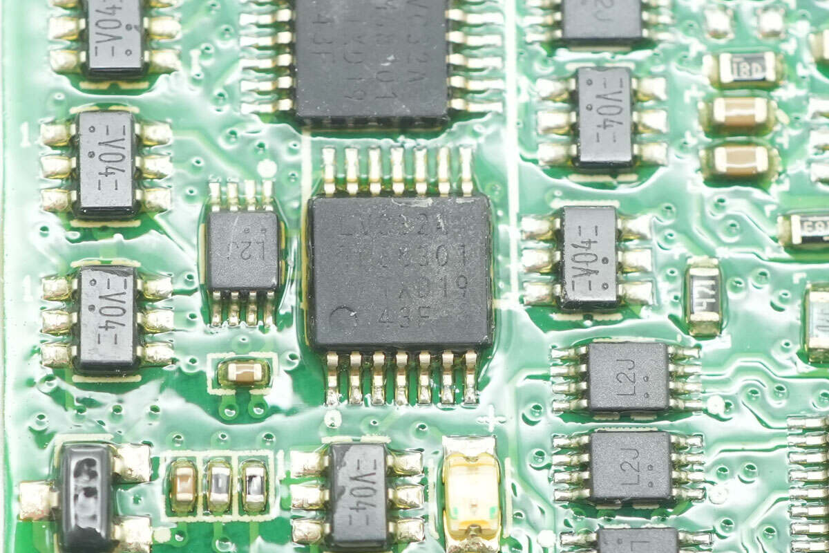 Teardown of HUAWEI 3000W R4850G1 Power Supply Unit-Chargerlab