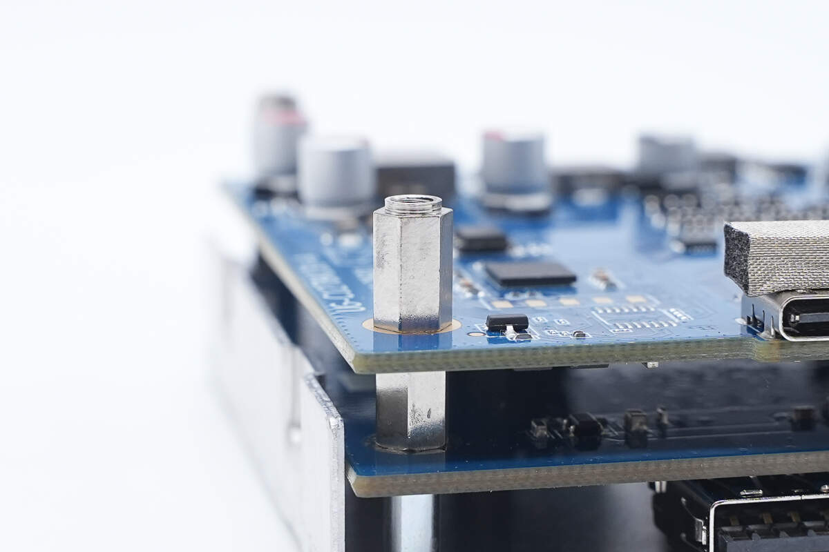 Teardown of UGREEN Revodok Max Thunderbolt 5 Docking Station (U715)-Chargerlab