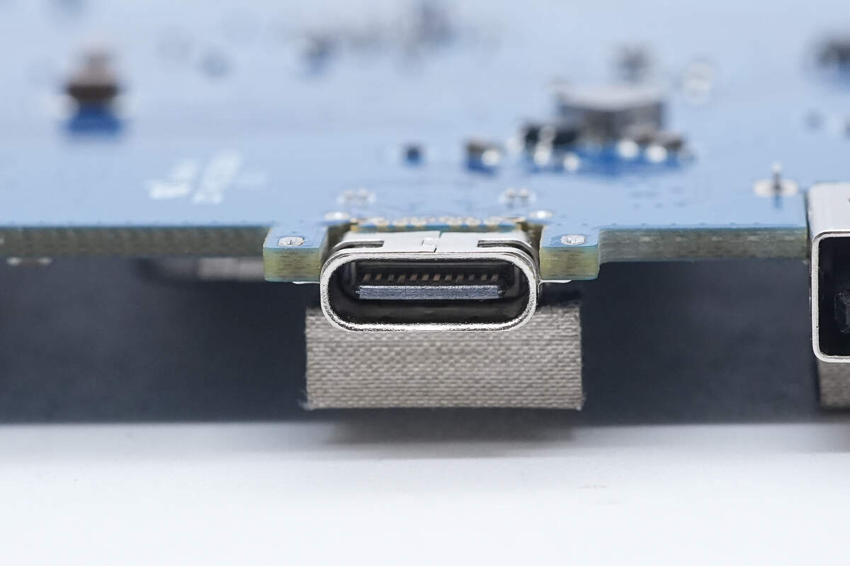 Teardown of UGREEN Revodok Max Thunderbolt 5 Docking Station (U715)-Chargerlab