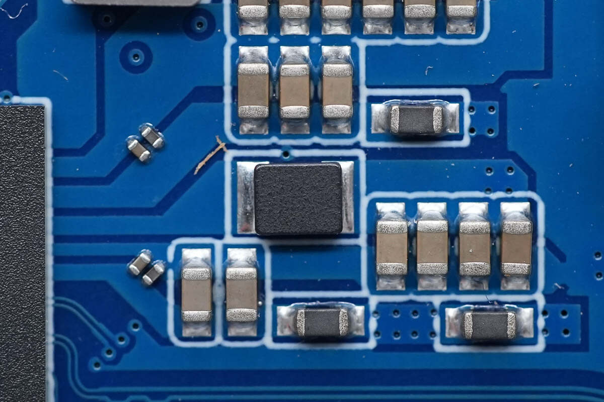 Teardown of UGREEN Revodok Max Thunderbolt 5 Docking Station (U715)-Chargerlab